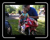 PICT4755 * 1600 x 1200 * (720KB)